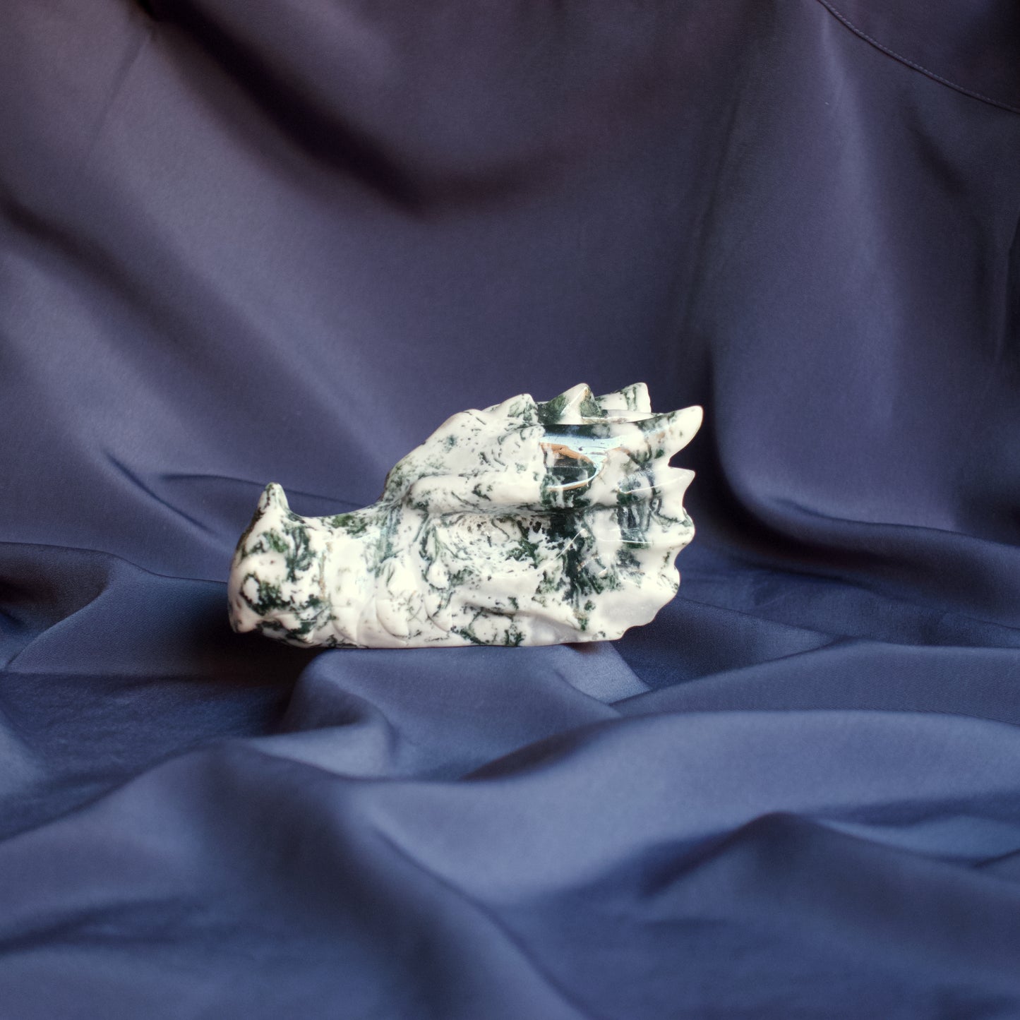 Cabeza de dragón de ágata musgo