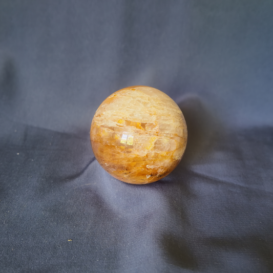 Esfera de Cuarzo Dorado Sanador